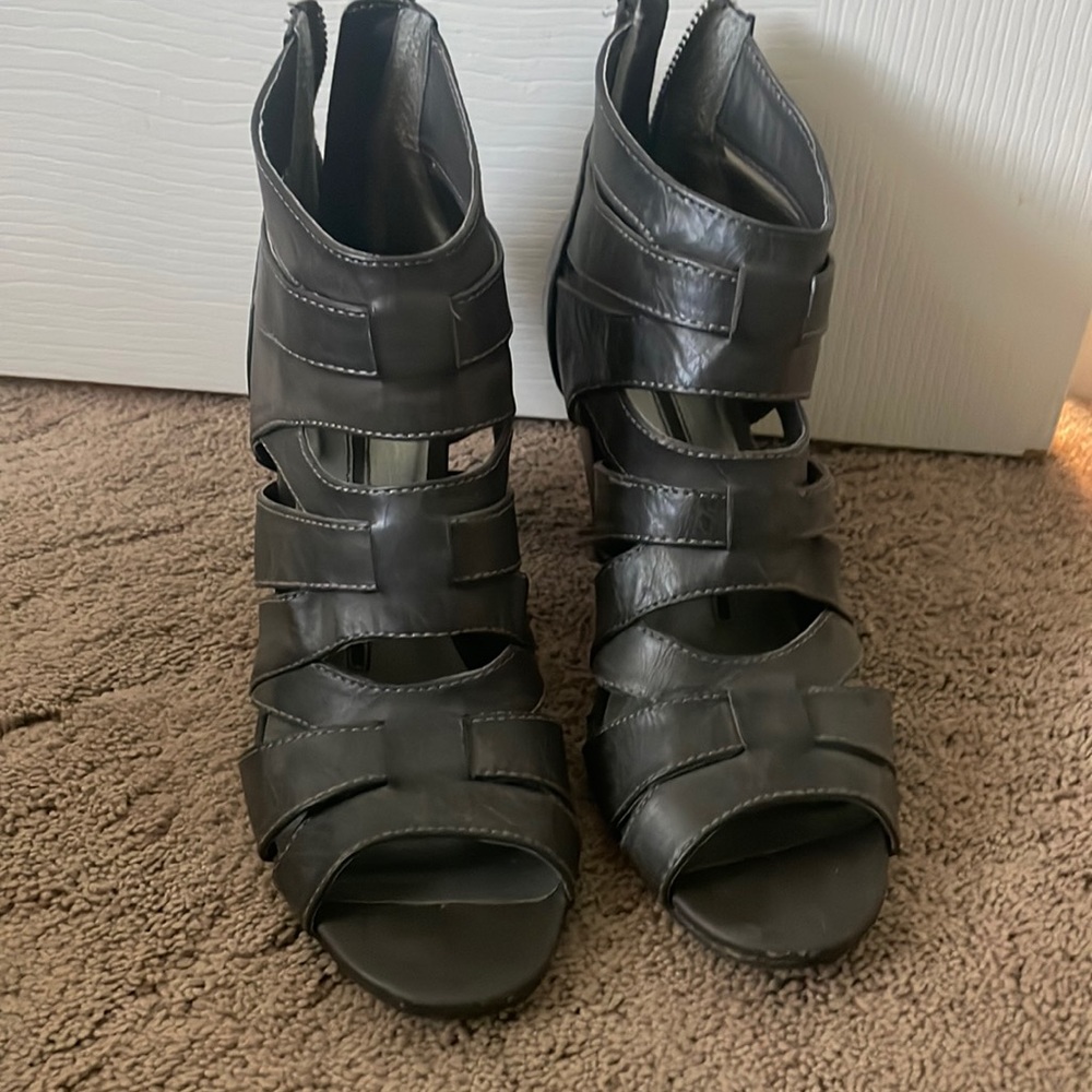 Grey leather bootie